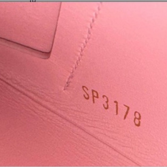 LOUIS VUITTON KIRIGAMI SET - Picture 7 of 16